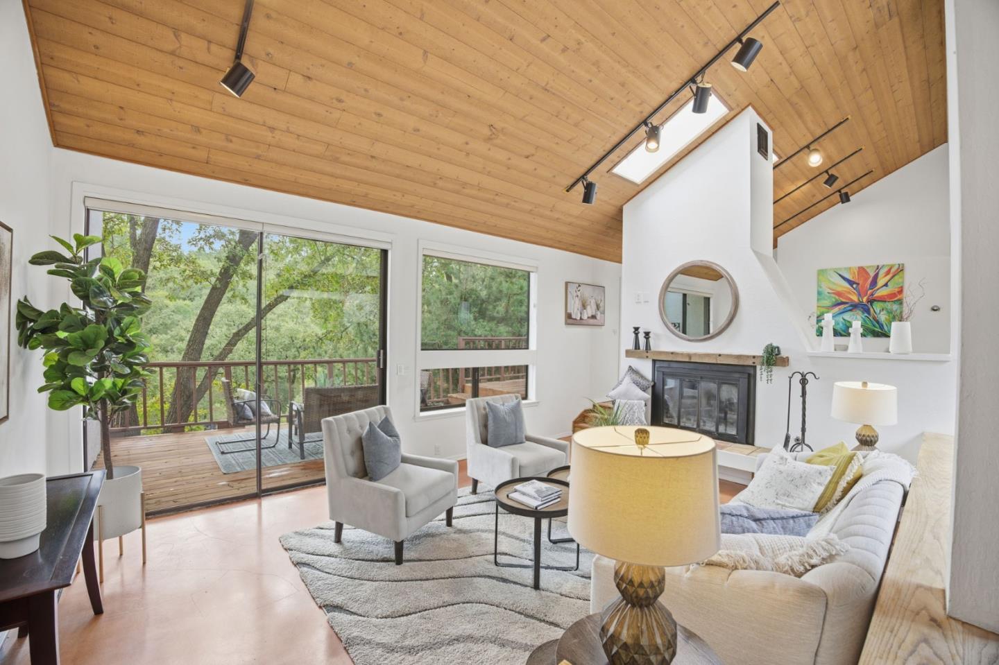 Detail Gallery Image 19 of 85 For 15098 Elm Park Park, Monte Sereno,  CA 95030 - 4 Beds | 2/1 Baths