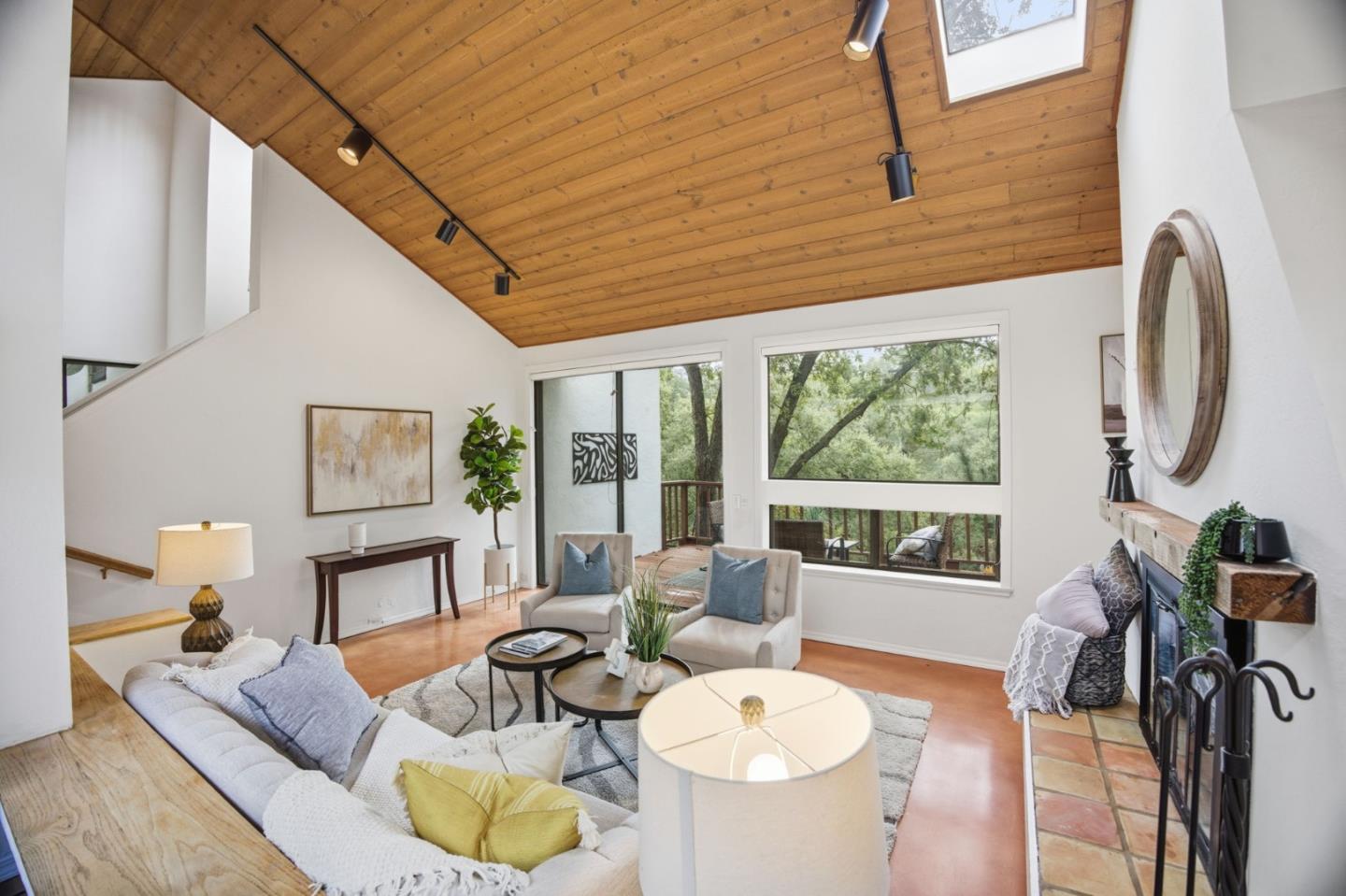 Detail Gallery Image 22 of 85 For 15098 Elm Park Park, Monte Sereno,  CA 95030 - 4 Beds | 2/1 Baths