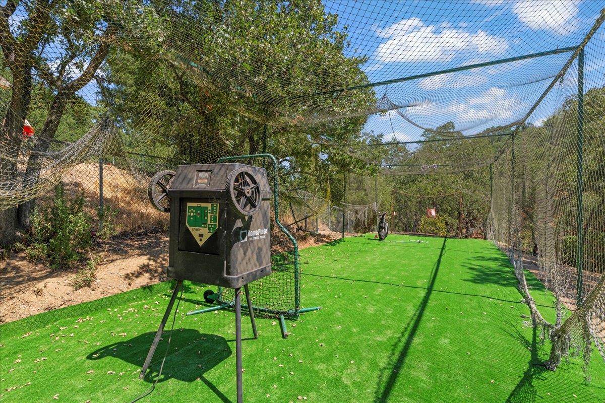 Detail Gallery Image 72 of 85 For 15098 Elm Park Park, Monte Sereno,  CA 95030 - 4 Beds | 2/1 Baths