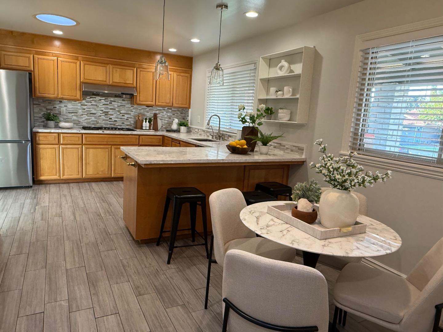 Detail Gallery Image 8 of 34 For 1288 Rio Hondo Dr, San Jose,  CA 95120 - 4 Beds | 3 Baths