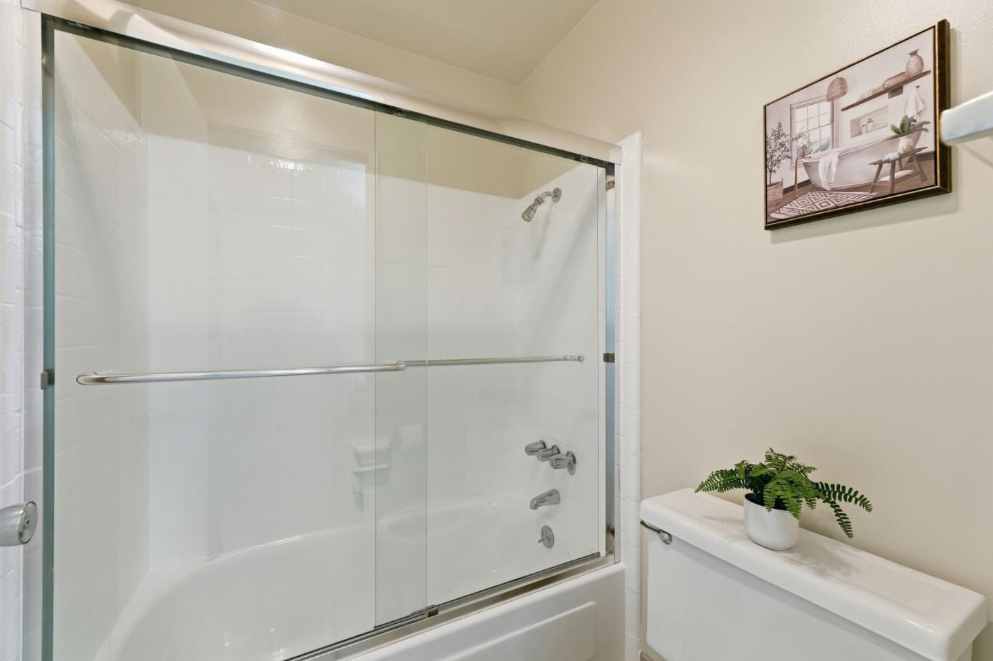 Detail Gallery Image 12 of 24 For 100 E Middlefield Rd 6g,  Mountain View,  CA 94043 - 2 Beds | 2 Baths