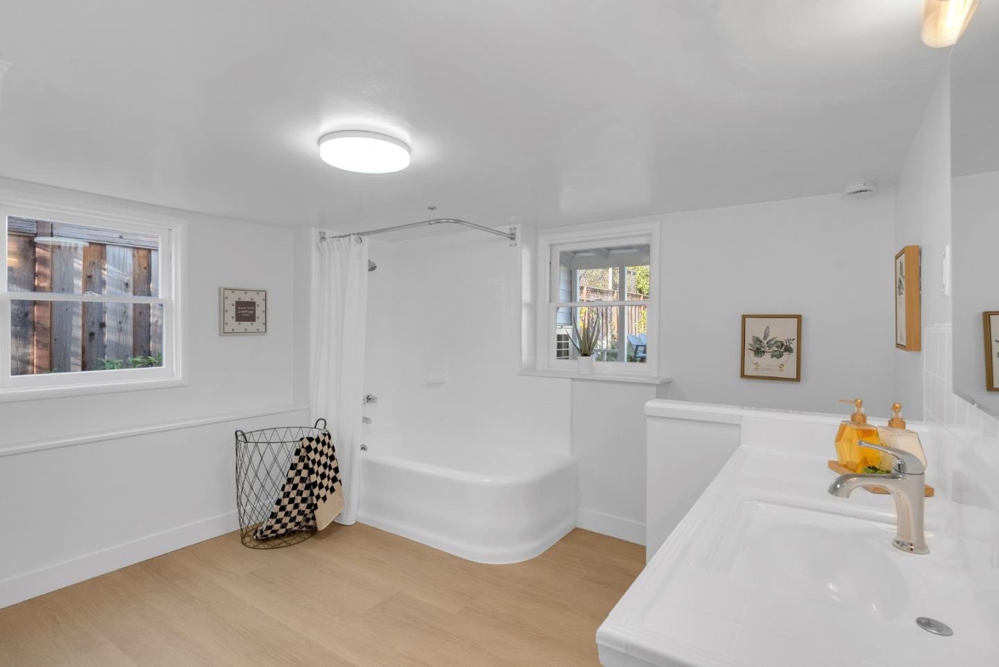 Detail Gallery Image 12 of 81 For 1183 Yosemite Ave, San Jose,  CA 95126 - 4 Beds | 3 Baths