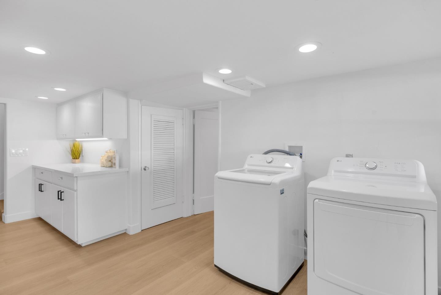 Detail Gallery Image 17 of 81 For 1183 Yosemite Ave, San Jose,  CA 95126 - 4 Beds | 3 Baths