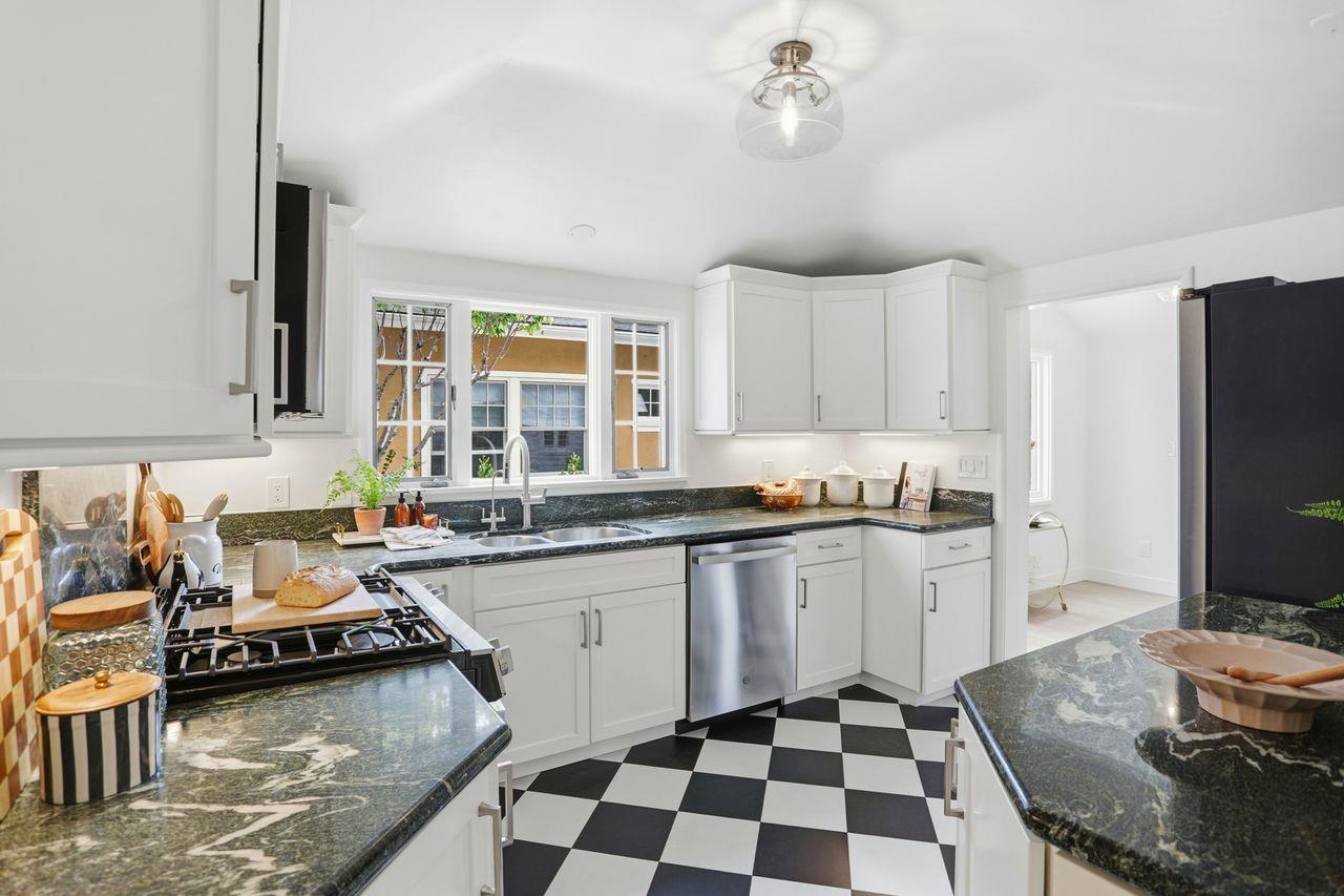 Detail Gallery Image 32 of 81 For 1183 Yosemite Ave, San Jose,  CA 95126 - 4 Beds | 3 Baths