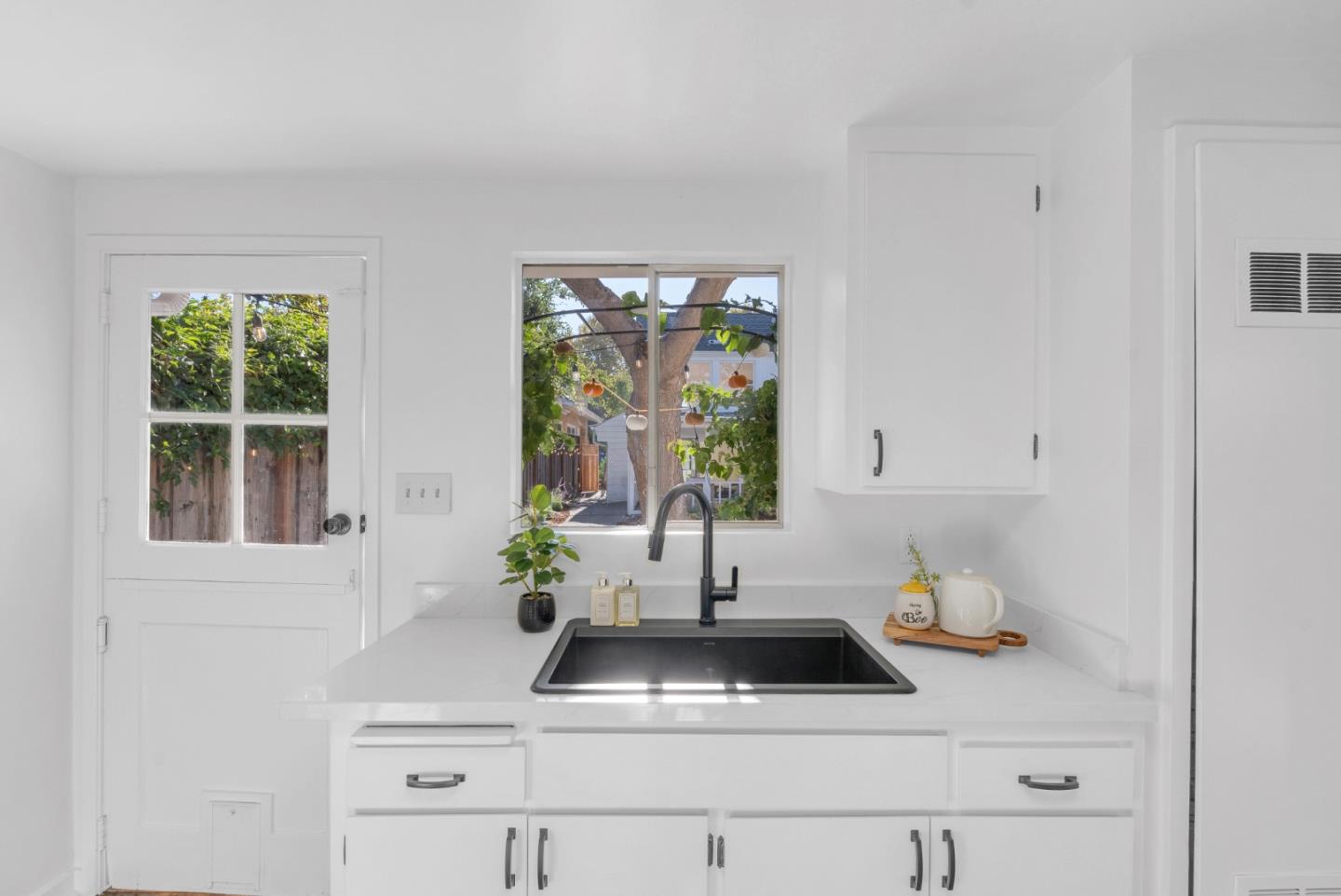 Detail Gallery Image 65 of 81 For 1183 Yosemite Ave, San Jose,  CA 95126 - 4 Beds | 3 Baths