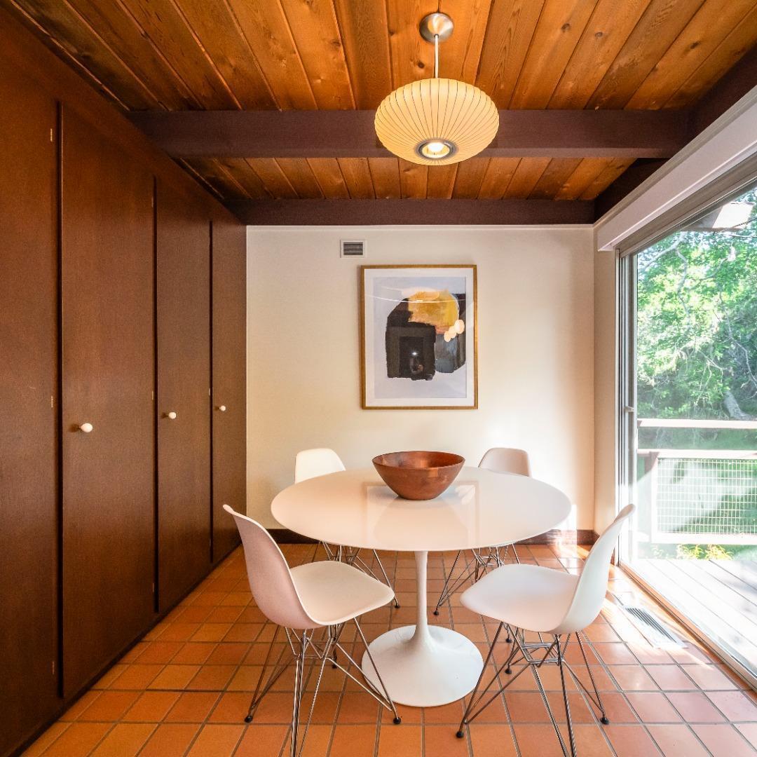 Detail Gallery Image 10 of 42 For 410 Conil Way, Portola Valley,  CA 94028 - 5 Beds | 3/1 Baths