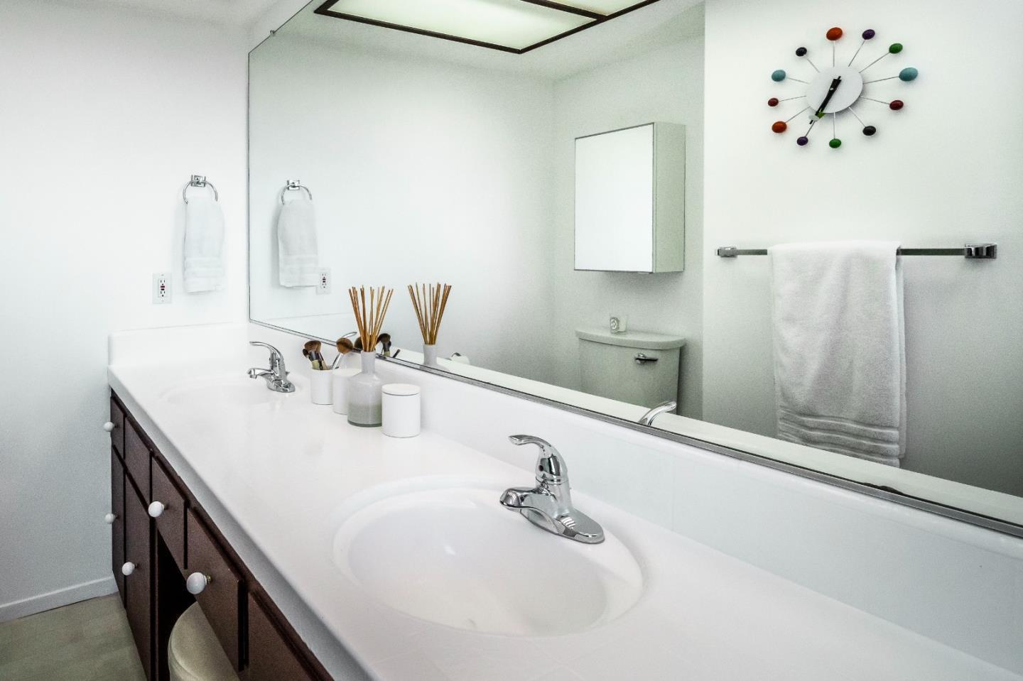 Detail Gallery Image 15 of 42 For 410 Conil Way, Portola Valley,  CA 94028 - 5 Beds | 3/1 Baths