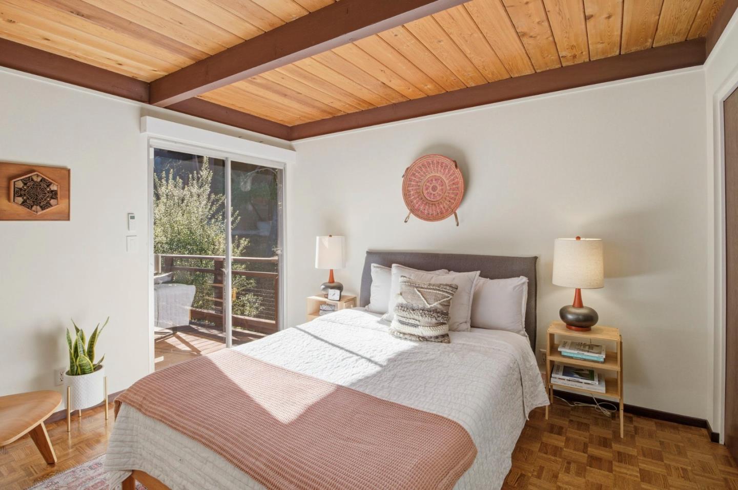 Detail Gallery Image 17 of 42 For 410 Conil Way, Portola Valley,  CA 94028 - 5 Beds | 3/1 Baths