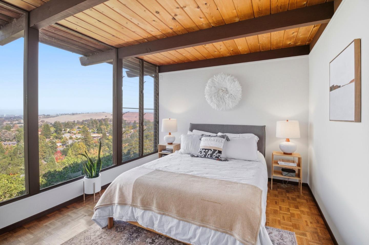 Detail Gallery Image 19 of 42 For 410 Conil Way, Portola Valley,  CA 94028 - 5 Beds | 3/1 Baths