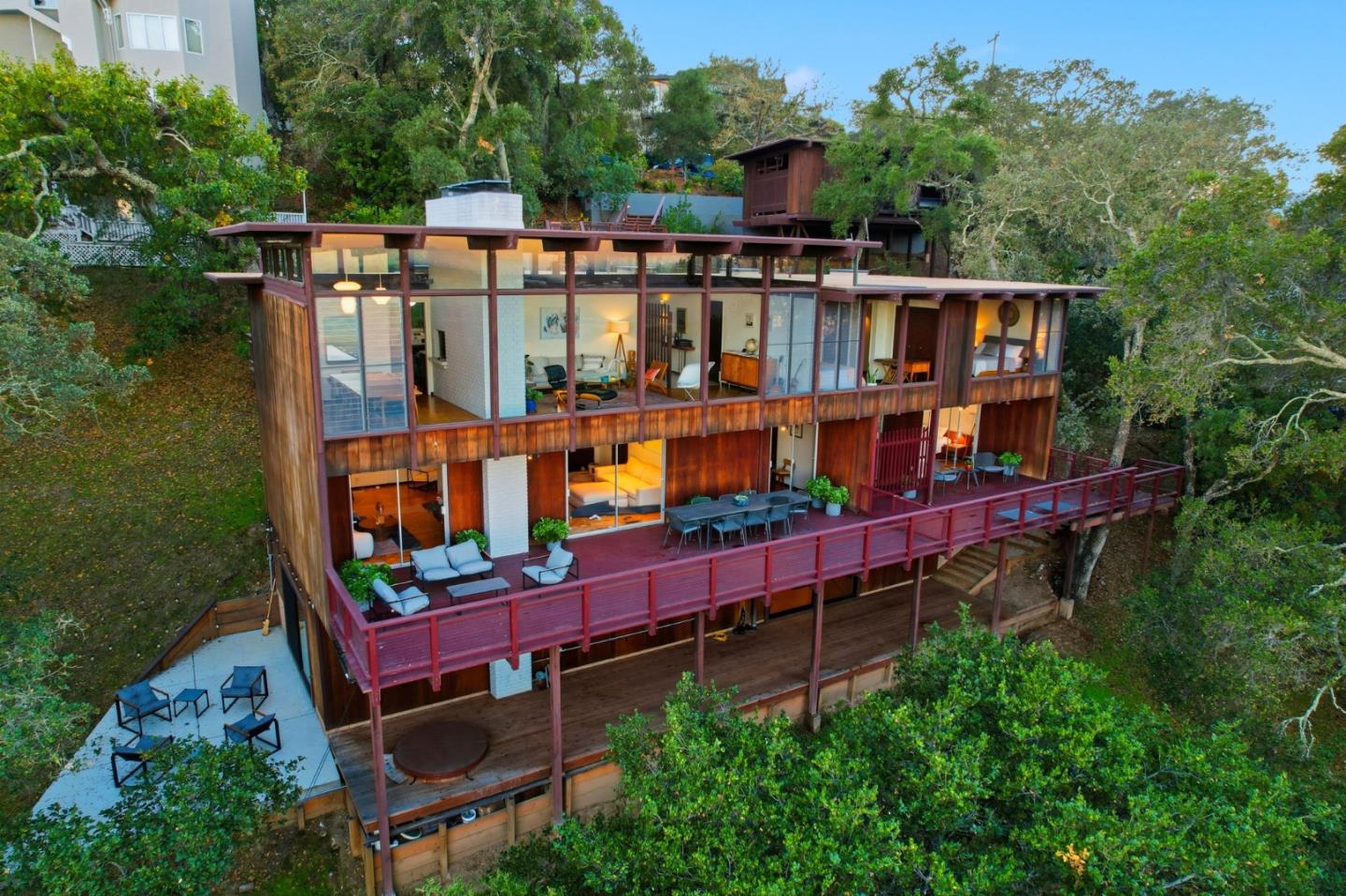 Detail Gallery Image 29 of 42 For 410 Conil Way, Portola Valley,  CA 94028 - 5 Beds | 3/1 Baths