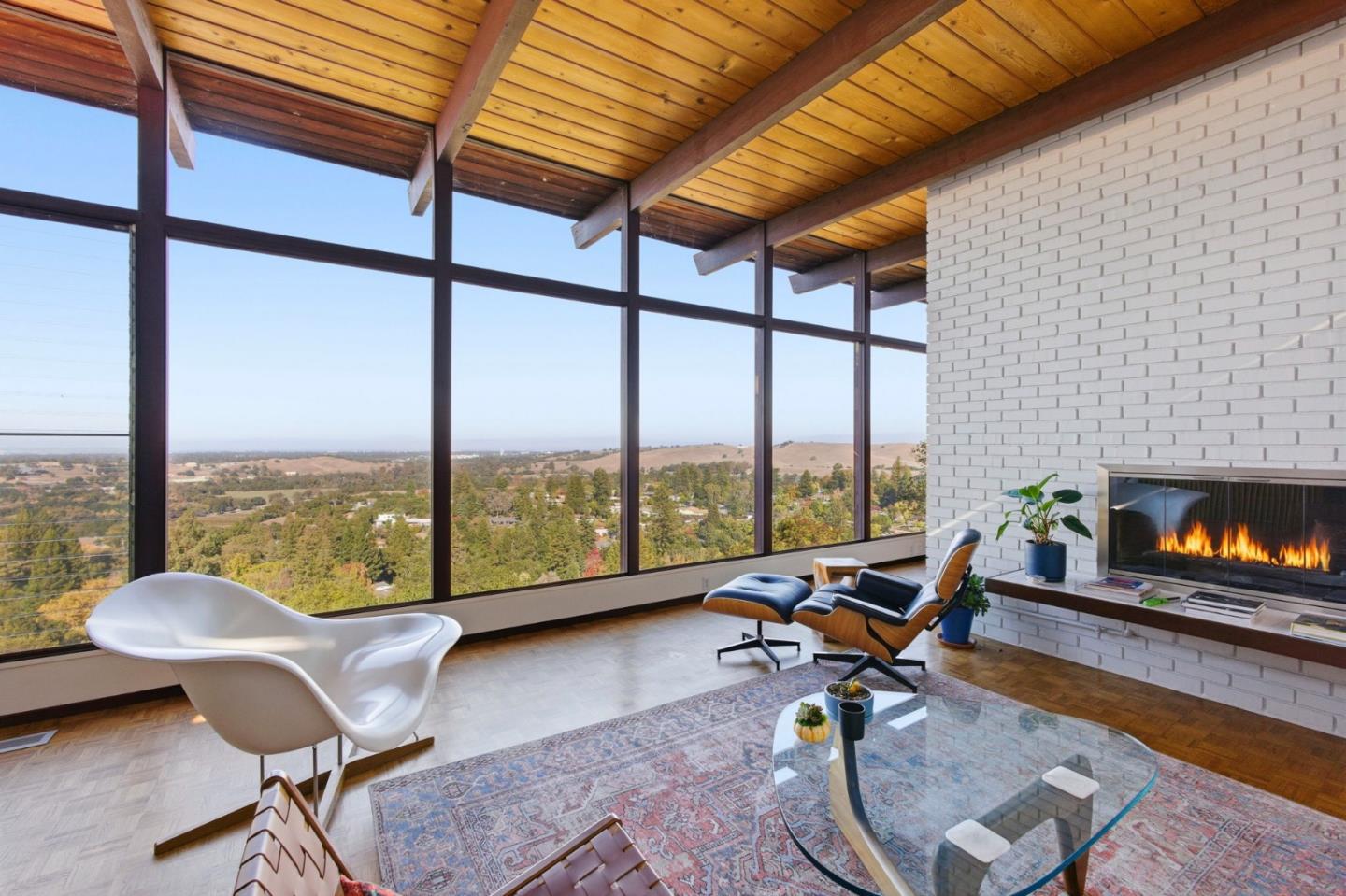 Detail Gallery Image 3 of 42 For 410 Conil Way, Portola Valley,  CA 94028 - 5 Beds | 3/1 Baths