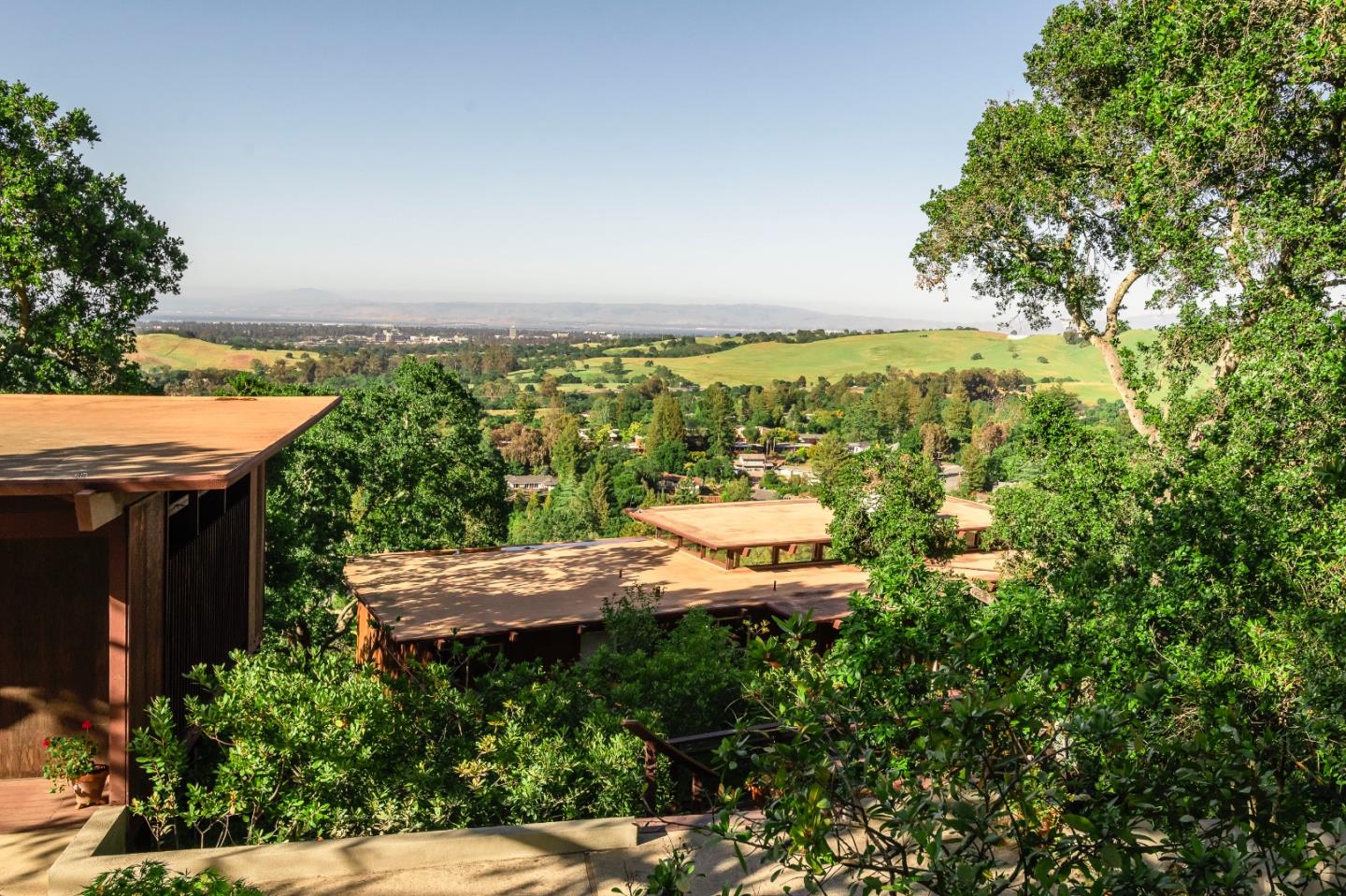 Detail Gallery Image 37 of 42 For 410 Conil Way, Portola Valley,  CA 94028 - 5 Beds | 3/1 Baths