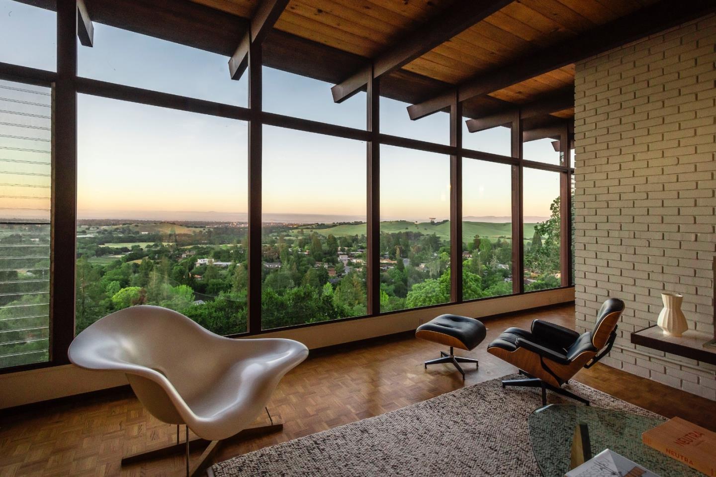 Detail Gallery Image 7 of 42 For 410 Conil Way, Portola Valley,  CA 94028 - 5 Beds | 3/1 Baths