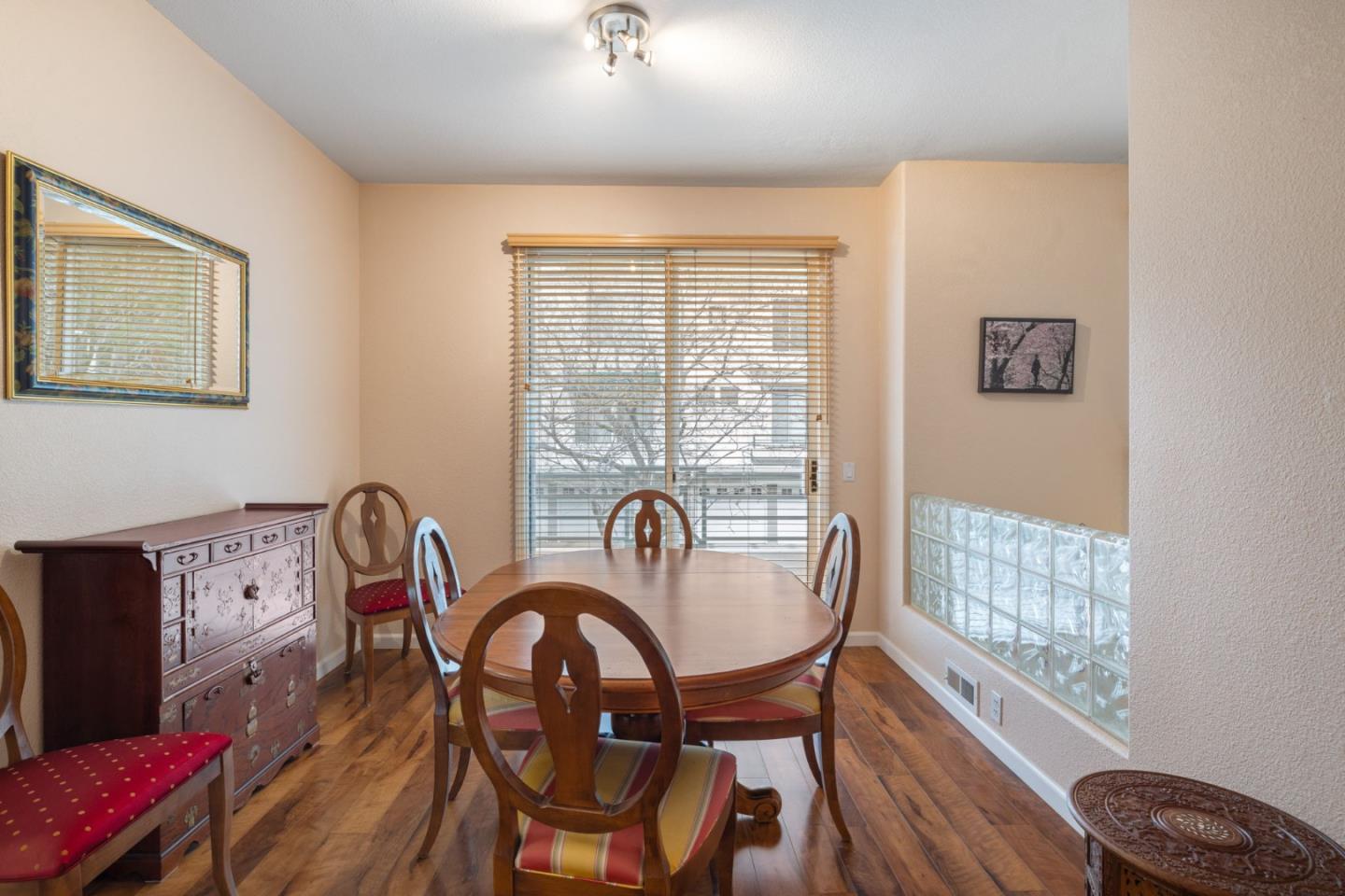 Detail Gallery Image 10 of 52 For 425 Navaro Way #108,  San Jose,  CA 95134 - 3 Beds | 2/1 Baths