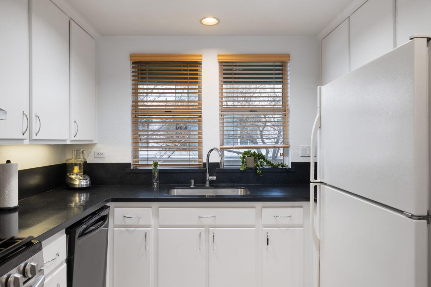 Detail Gallery Image 16 of 52 For 425 Navaro Way #108,  San Jose,  CA 95134 - 3 Beds | 2/1 Baths