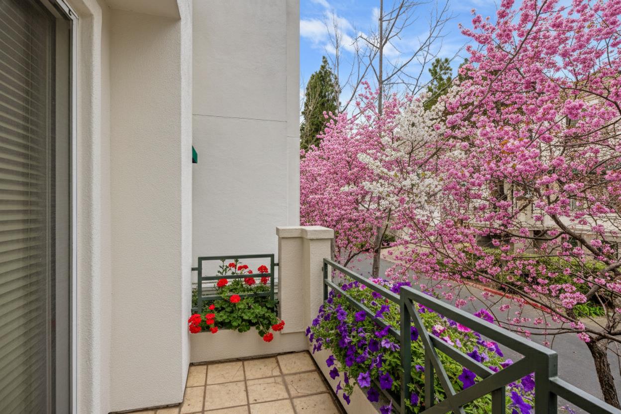 Detail Gallery Image 19 of 52 For 425 Navaro Way #108,  San Jose,  CA 95134 - 3 Beds | 2/1 Baths