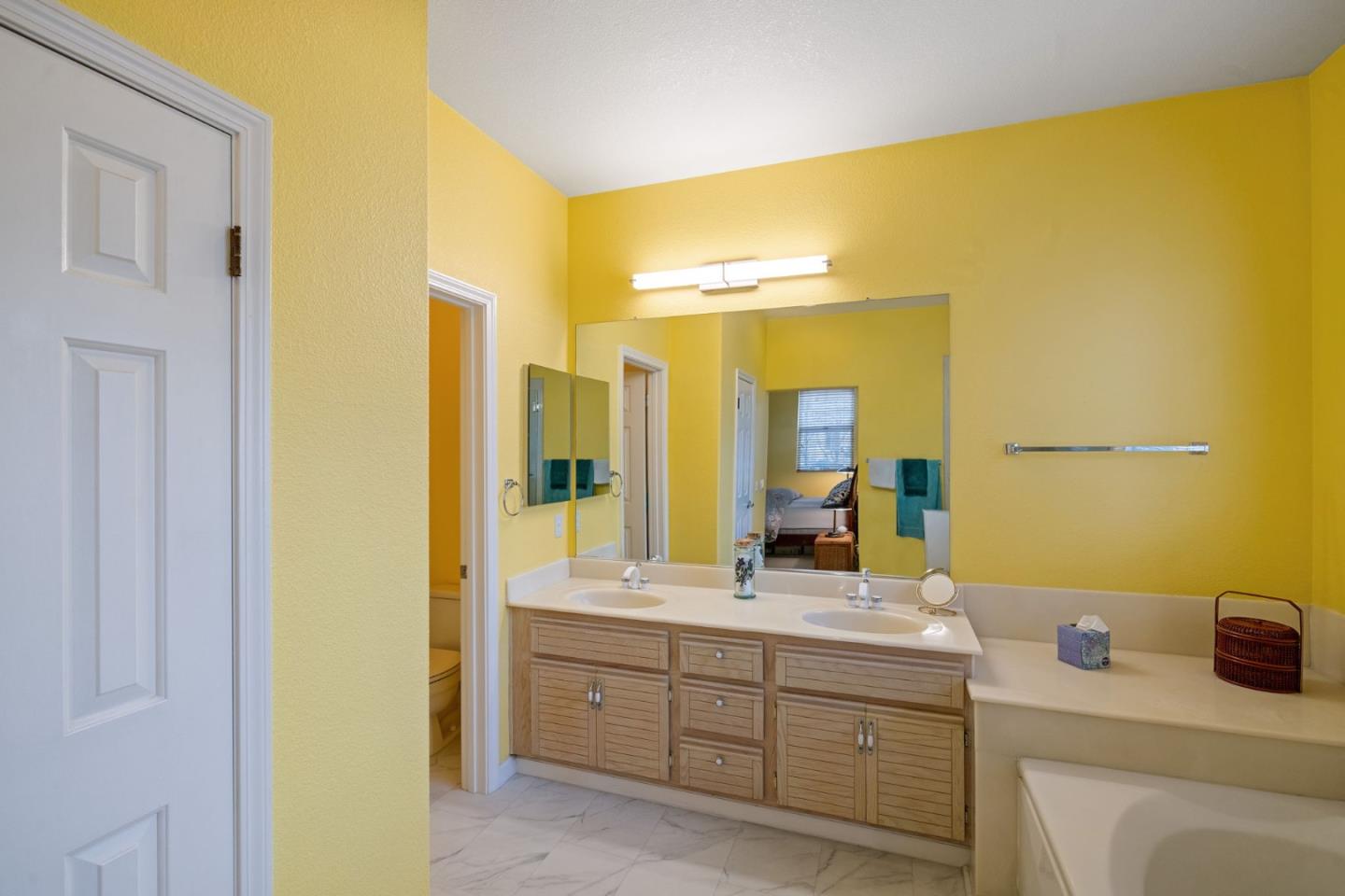 Detail Gallery Image 28 of 52 For 425 Navaro Way #108,  San Jose,  CA 95134 - 3 Beds | 2/1 Baths