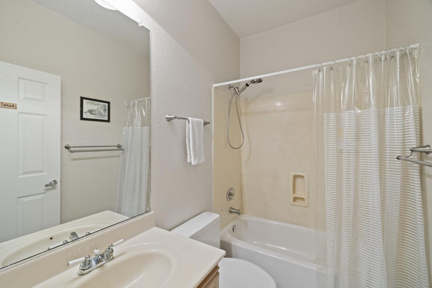 Detail Gallery Image 32 of 52 For 425 Navaro Way #108,  San Jose,  CA 95134 - 3 Beds | 2/1 Baths