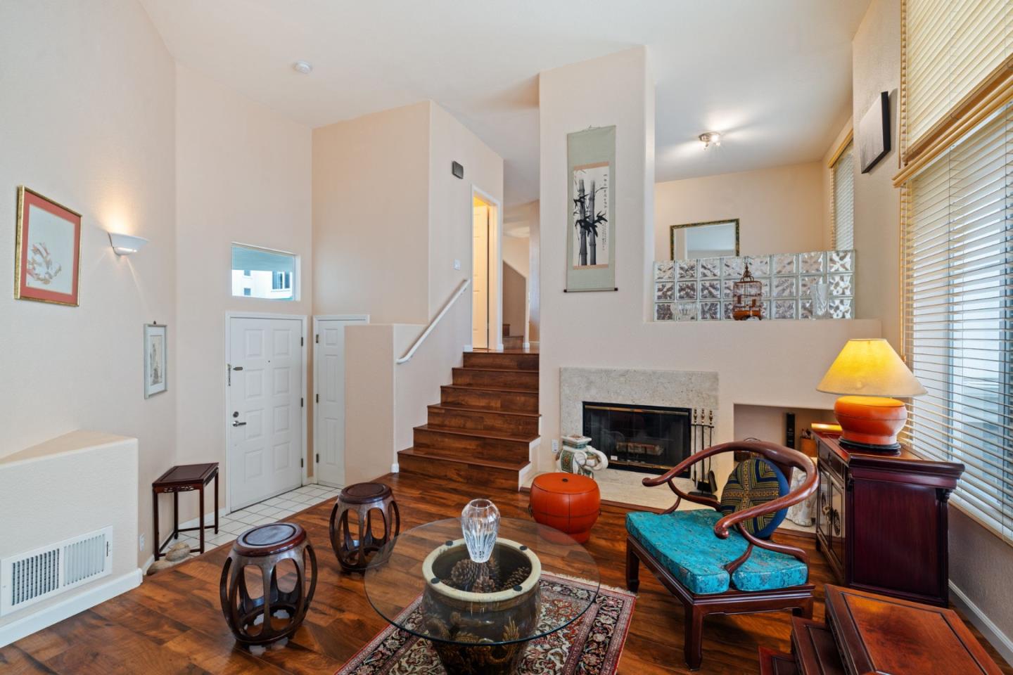 Detail Gallery Image 5 of 52 For 425 Navaro Way #108,  San Jose,  CA 95134 - 3 Beds | 2/1 Baths