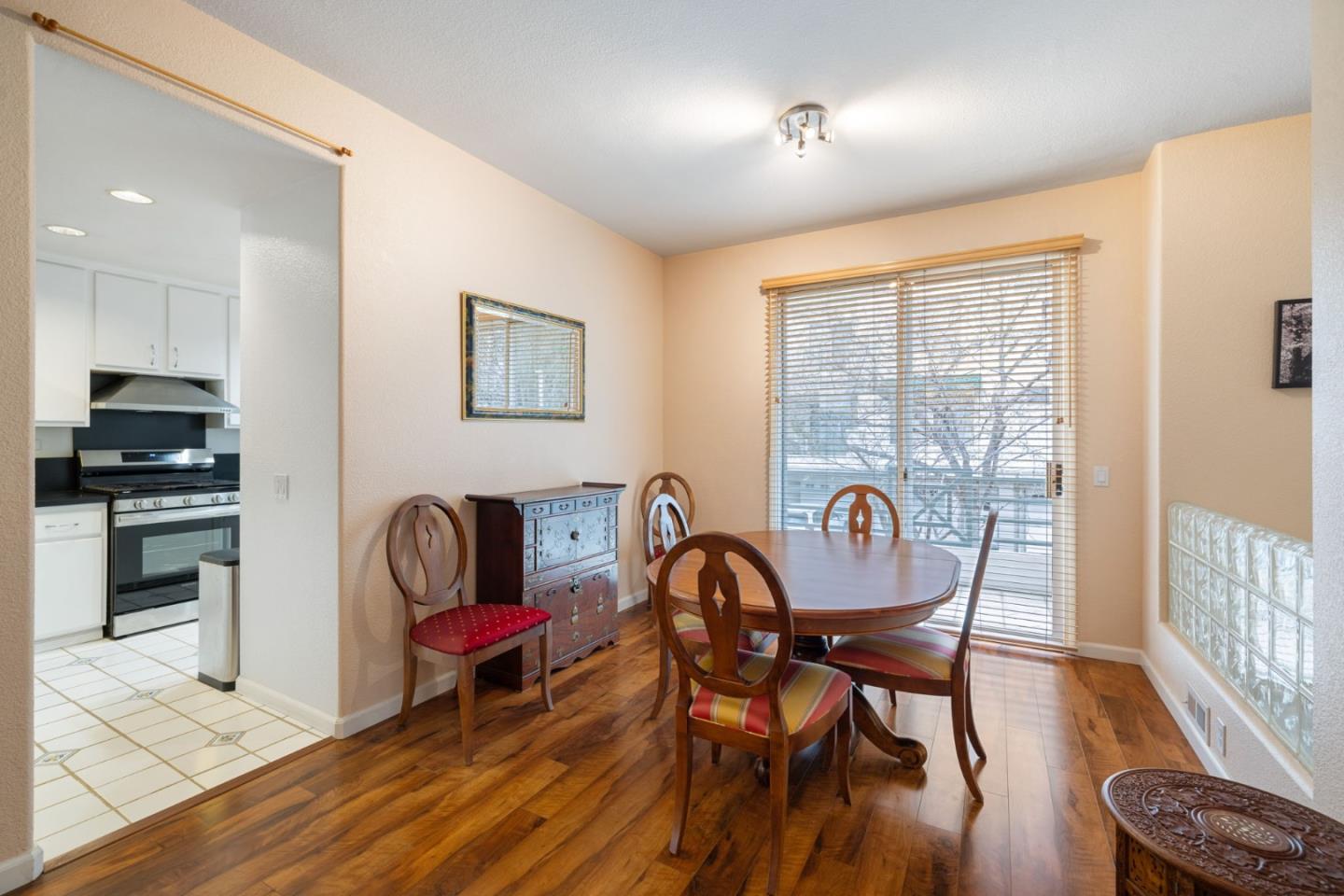 Detail Gallery Image 9 of 52 For 425 Navaro Way #108,  San Jose,  CA 95134 - 3 Beds | 2/1 Baths