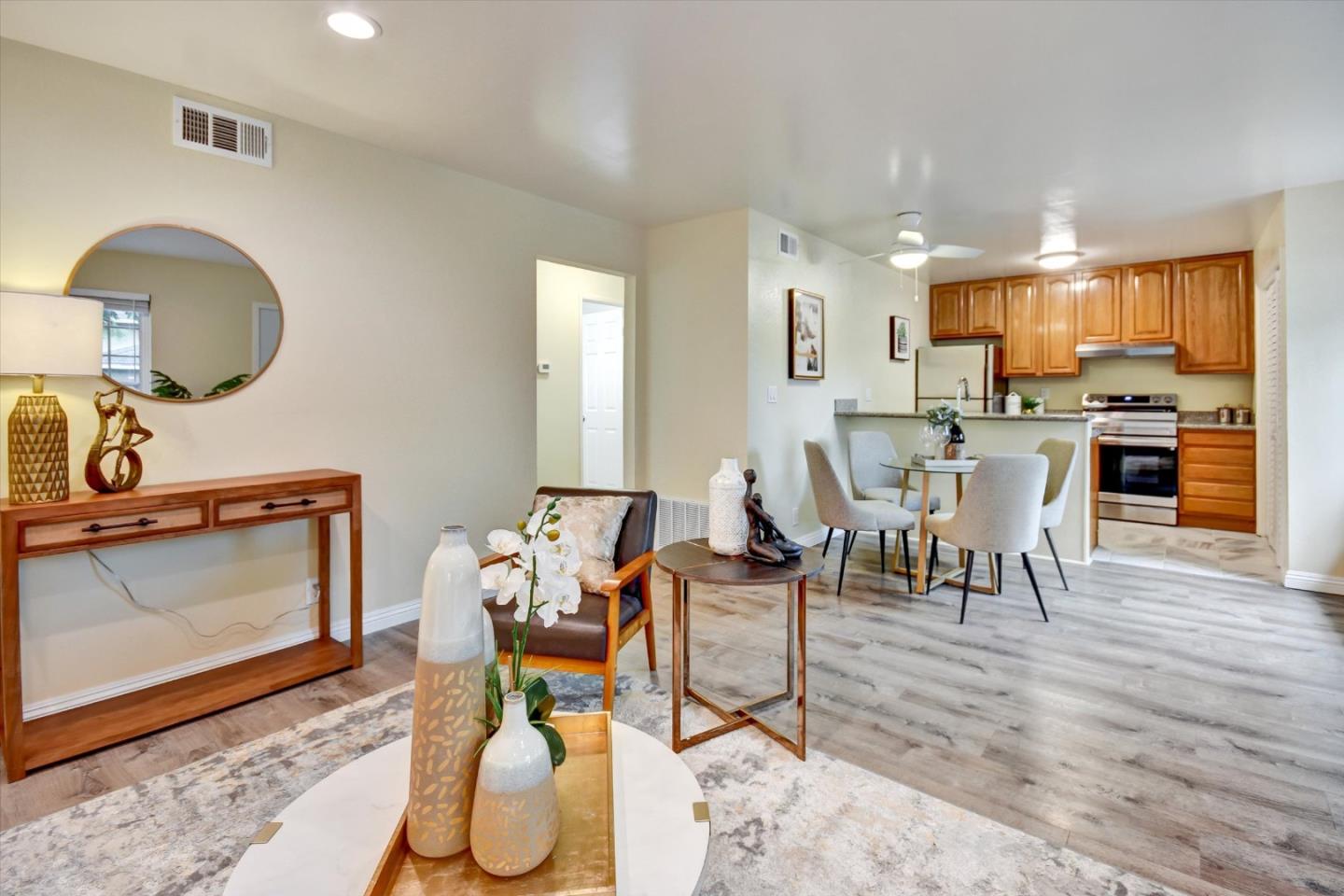 Detail Gallery Image 9 of 28 For 5683 Playa Del Rey #1,  San Jose,  CA 95123 - 2 Beds | 1 Baths