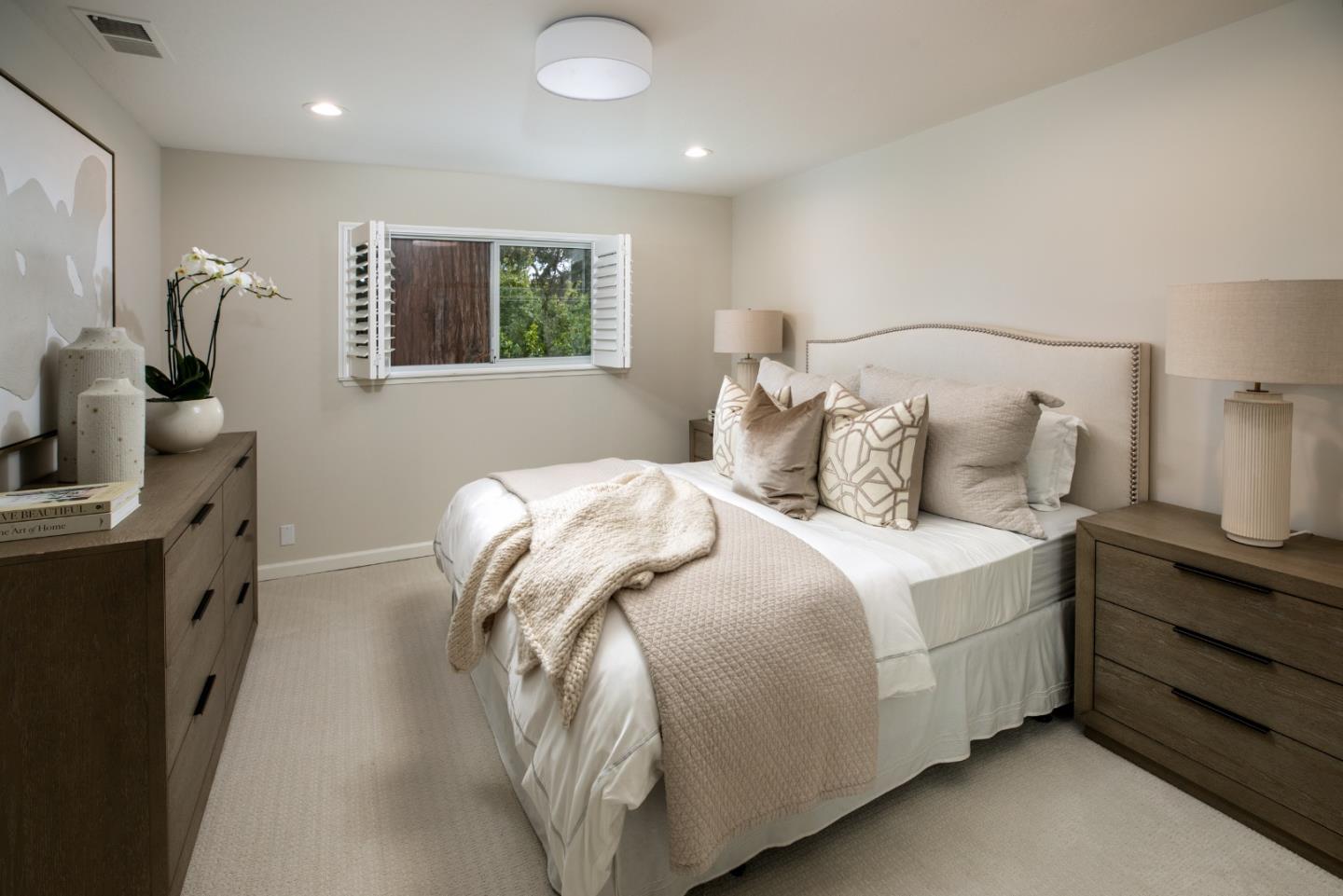 Detail Gallery Image 12 of 22 For 2721 Fairbrook Dr, Mountain View,  CA 94040 - 4 Beds | 3 Baths