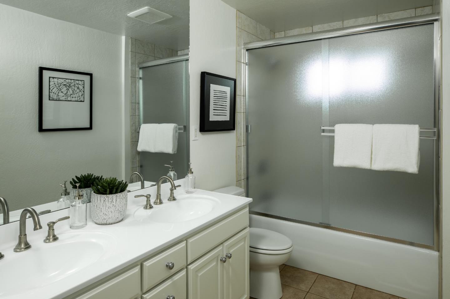 Detail Gallery Image 18 of 22 For 2721 Fairbrook Dr, Mountain View,  CA 94040 - 4 Beds | 3 Baths