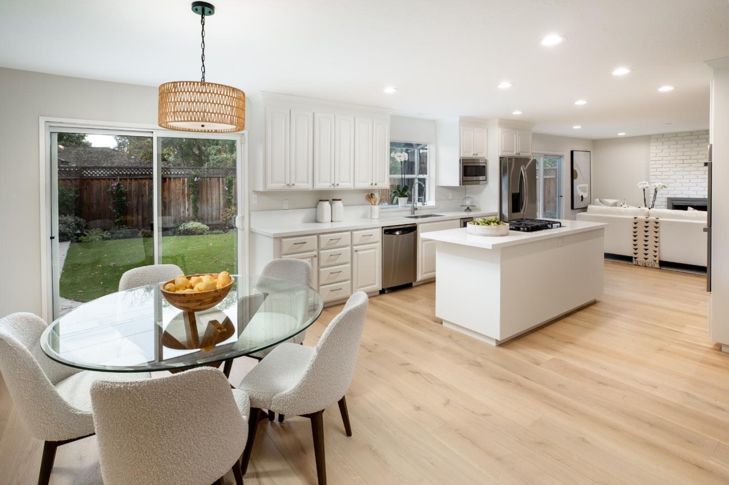 Detail Gallery Image 6 of 22 For 2721 Fairbrook Dr, Mountain View,  CA 94040 - 4 Beds | 3 Baths