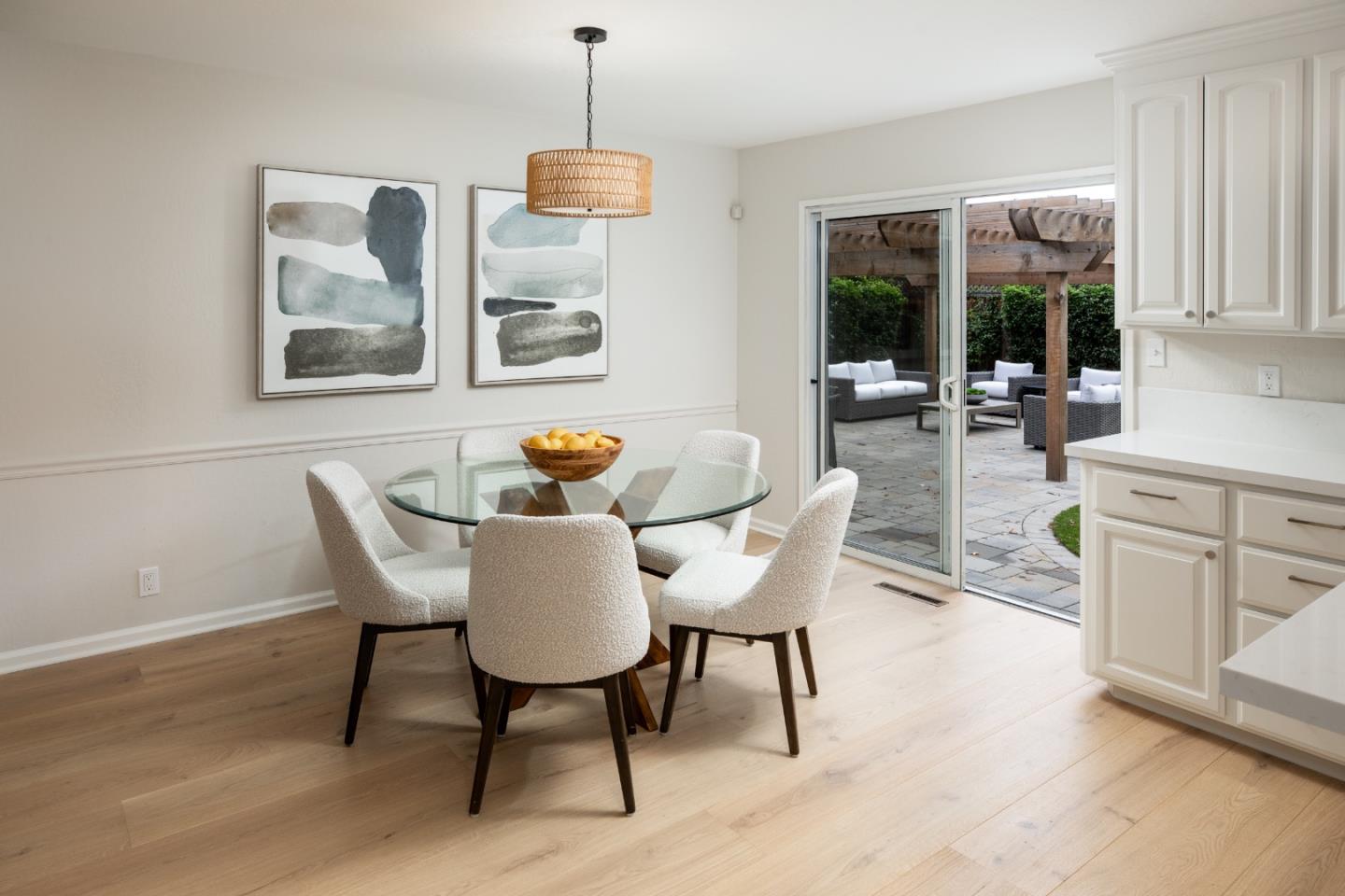 Detail Gallery Image 8 of 22 For 2721 Fairbrook Dr, Mountain View,  CA 94040 - 4 Beds | 3 Baths