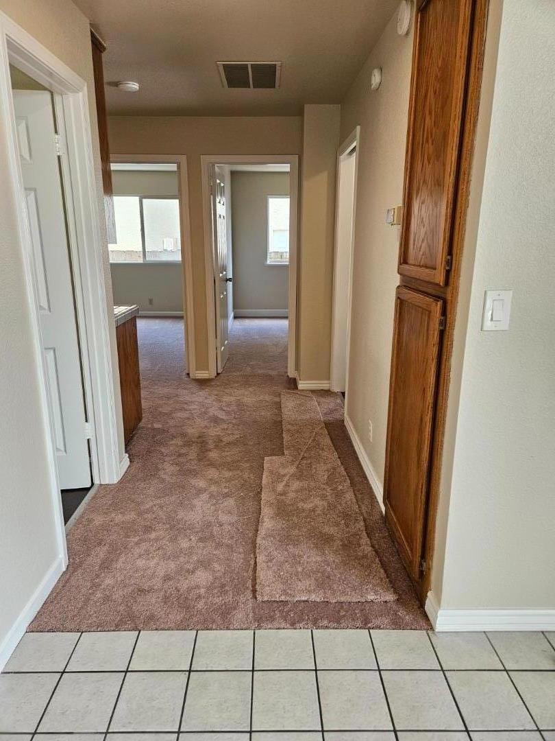 Detail Gallery Image 10 of 17 For 1000 Peach Ct, Hollister,  CA 95023 - 3 Beds | 2 Baths