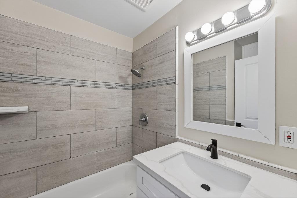 Detail Gallery Image 12 of 32 For 136 Lester Ct, Watsonville,  CA 95076 - 4 Beds | 2 Baths