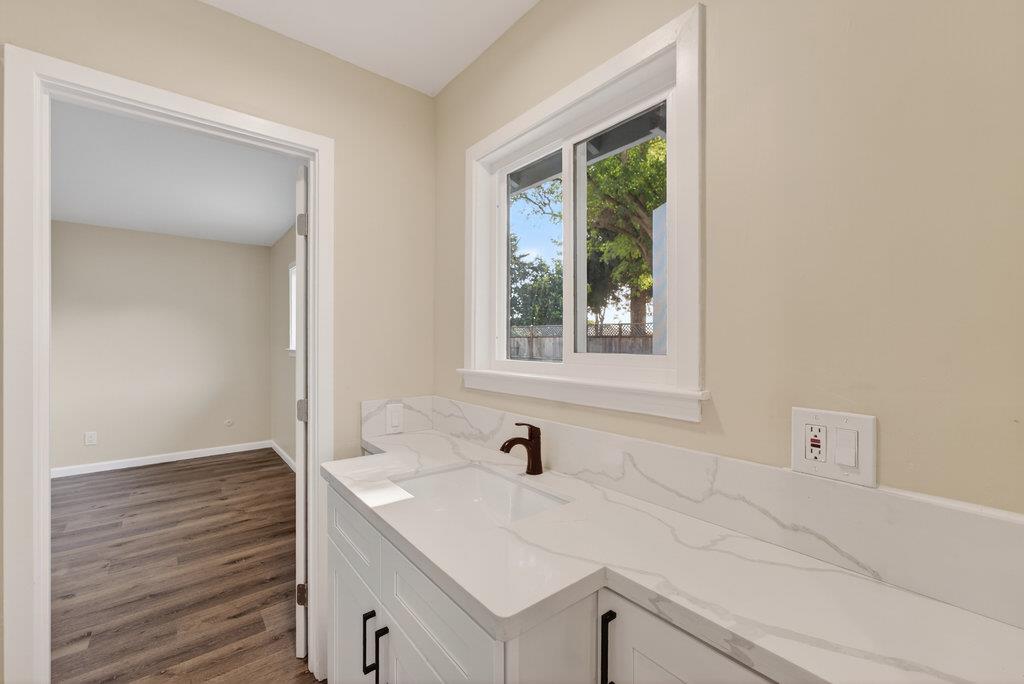 Detail Gallery Image 14 of 32 For 136 Lester Ct, Watsonville,  CA 95076 - 4 Beds | 2 Baths