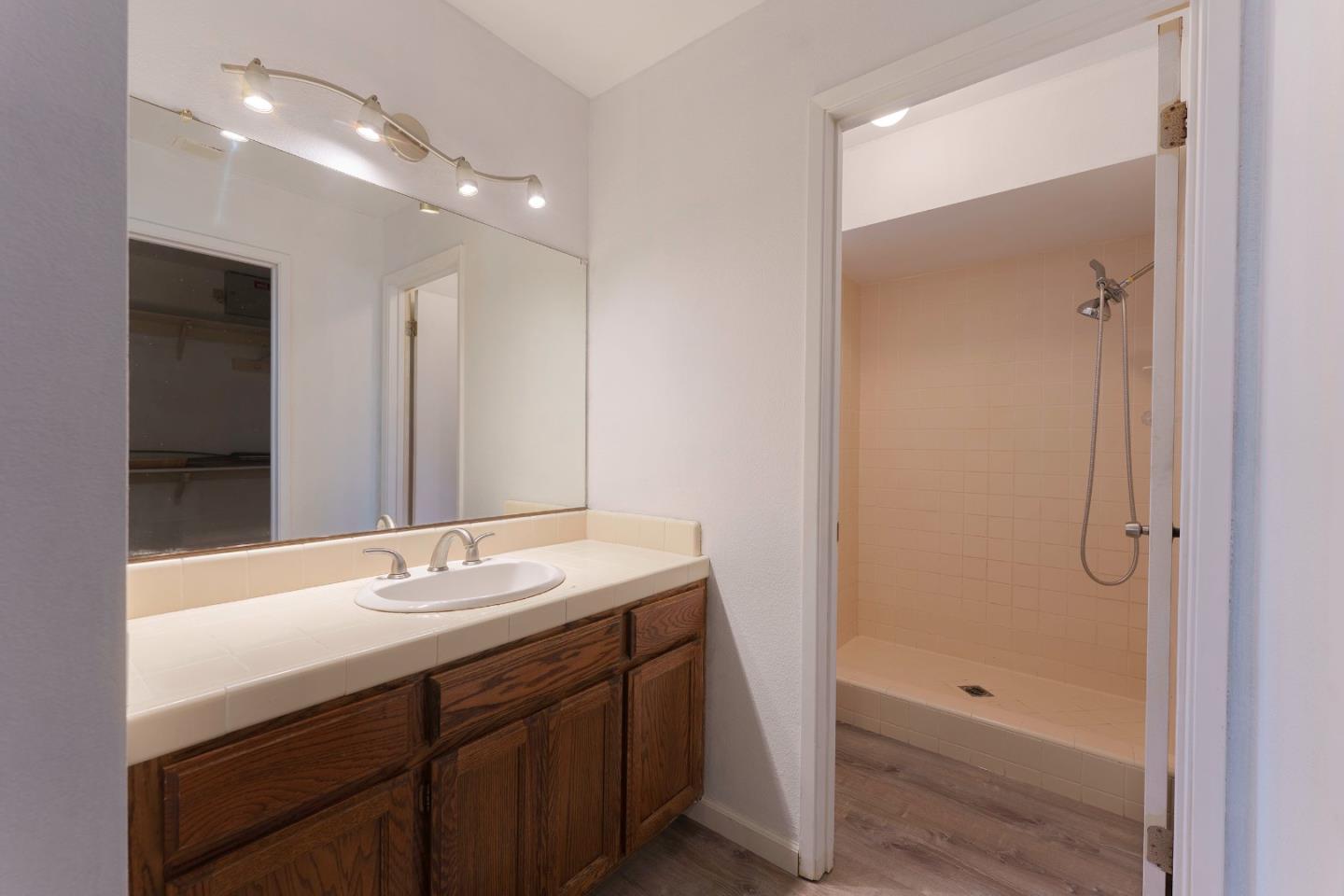 Detail Gallery Image 17 of 25 For 1549 N First St, Salinas,  CA 93906 - 2 Beds | 2 Baths