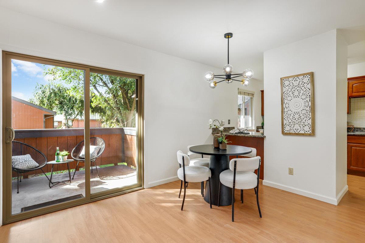 Detail Gallery Image 4 of 26 For 38623 Cherry Ln #207,  Fremont,  CA 94536 - 2 Beds | 1 Baths