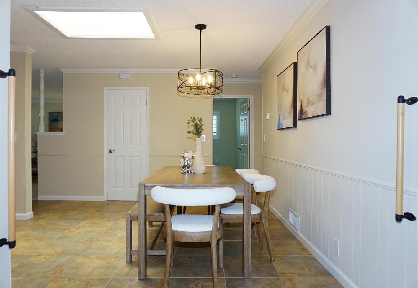 Detail Gallery Image 13 of 28 For 826 Flin Way, Sunnyvale,  CA 94087 - 4 Beds | 2 Baths