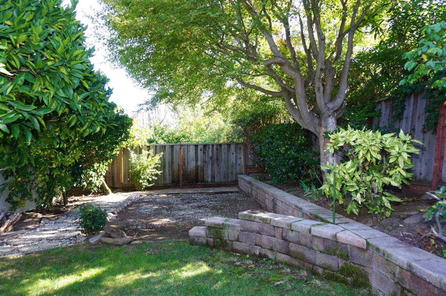 Detail Gallery Image 24 of 28 For 826 Flin Way, Sunnyvale,  CA 94087 - 4 Beds | 2 Baths