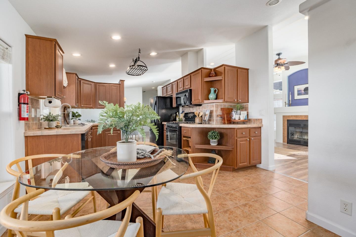 Detail Gallery Image 19 of 71 For 165 Anita Ave #165,  Aptos,  CA 95003 - 3 Beds | 2 Baths