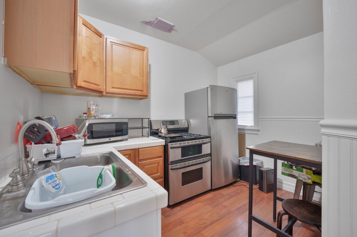 Detail Gallery Image 6 of 17 For 85 E 2nd St, Morgan Hill,  CA 95037 - 2 Beds | 1 Baths