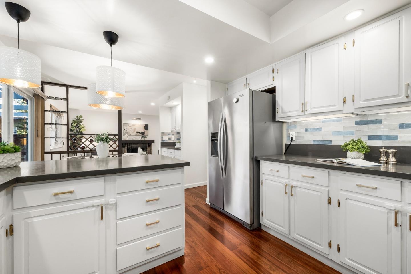 Detail Gallery Image 14 of 64 For 3954 Wellington Sq, San Jose,  CA 95136 - 4 Beds | 2/1 Baths