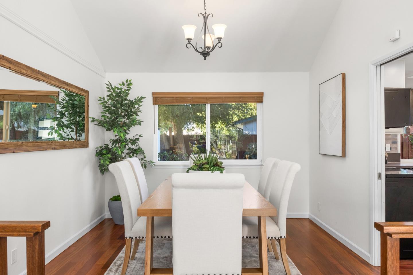 Detail Gallery Image 18 of 64 For 3954 Wellington Sq, San Jose,  CA 95136 - 4 Beds | 2/1 Baths