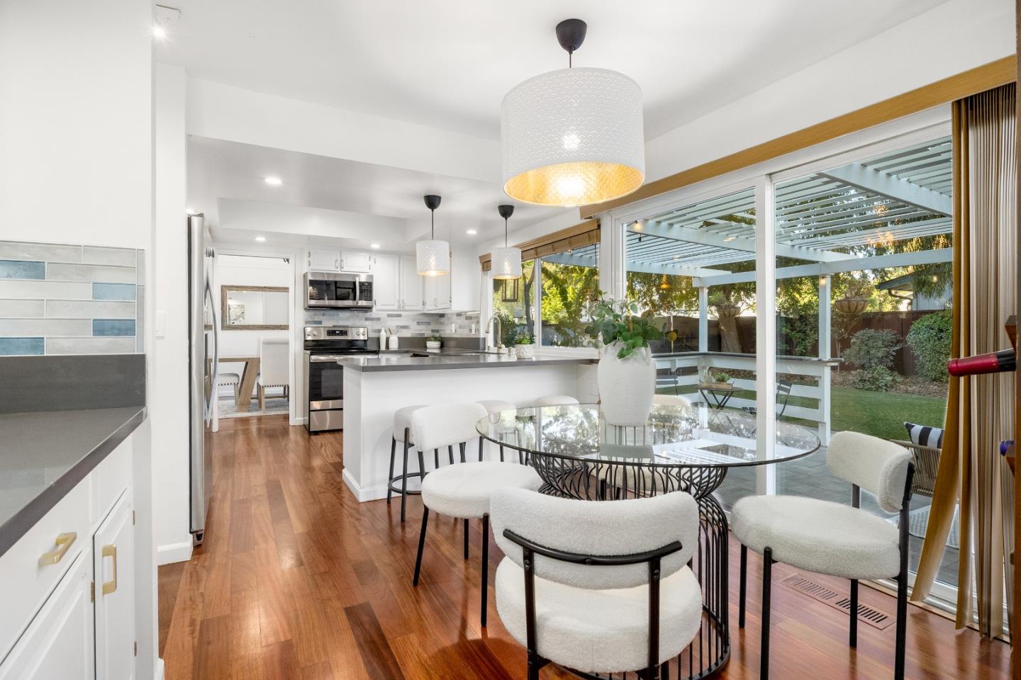 Detail Gallery Image 8 of 64 For 3954 Wellington Sq, San Jose,  CA 95136 - 4 Beds | 2/1 Baths