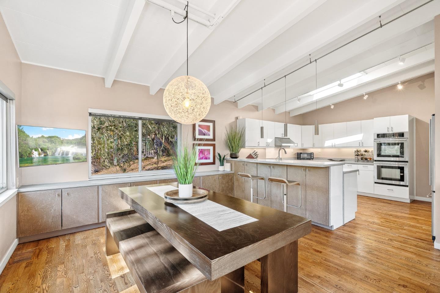 Detail Gallery Image 10 of 39 For 1145 Harrison St, Monterey,  CA 93940 - 3 Beds | 2 Baths