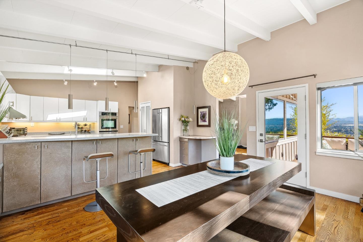 Detail Gallery Image 11 of 39 For 1145 Harrison St, Monterey,  CA 93940 - 3 Beds | 2 Baths