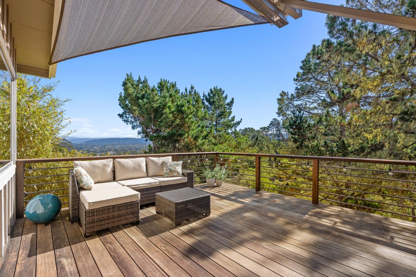 Detail Gallery Image 13 of 39 For 1145 Harrison St, Monterey,  CA 93940 - 3 Beds | 2 Baths