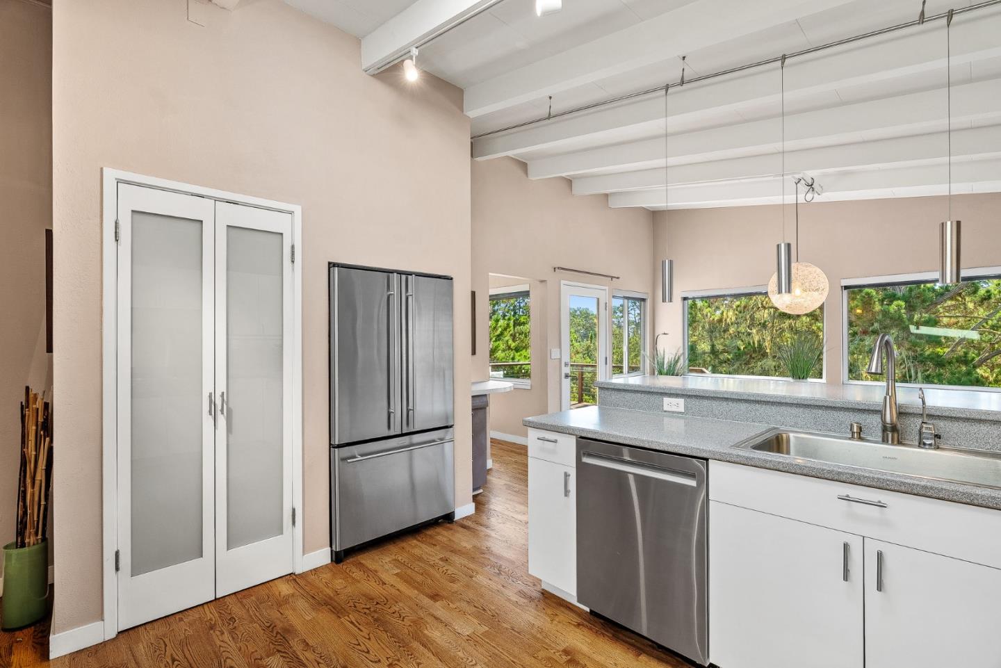 Detail Gallery Image 17 of 39 For 1145 Harrison St, Monterey,  CA 93940 - 3 Beds | 2 Baths