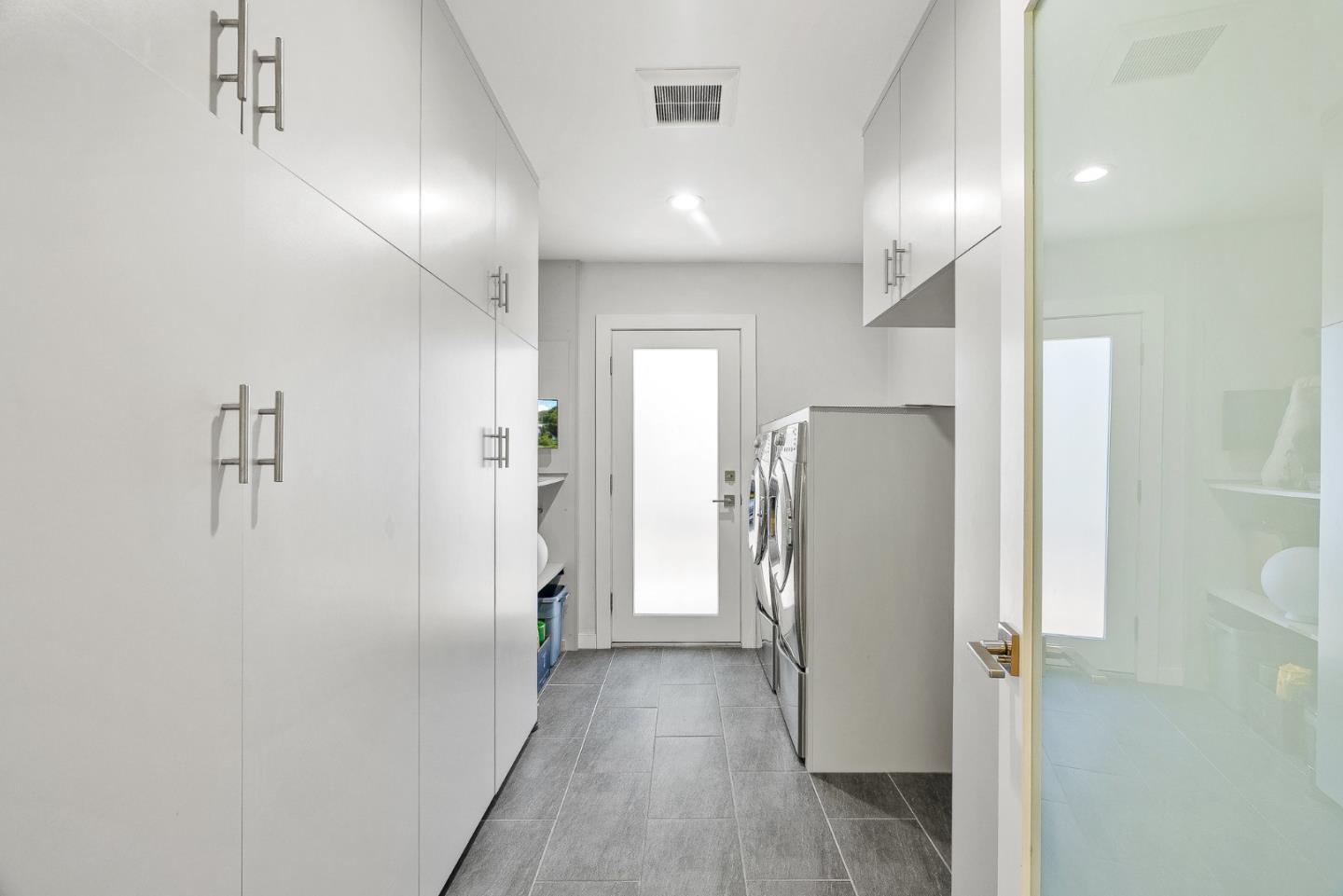 Detail Gallery Image 18 of 39 For 1145 Harrison St, Monterey,  CA 93940 - 3 Beds | 2 Baths