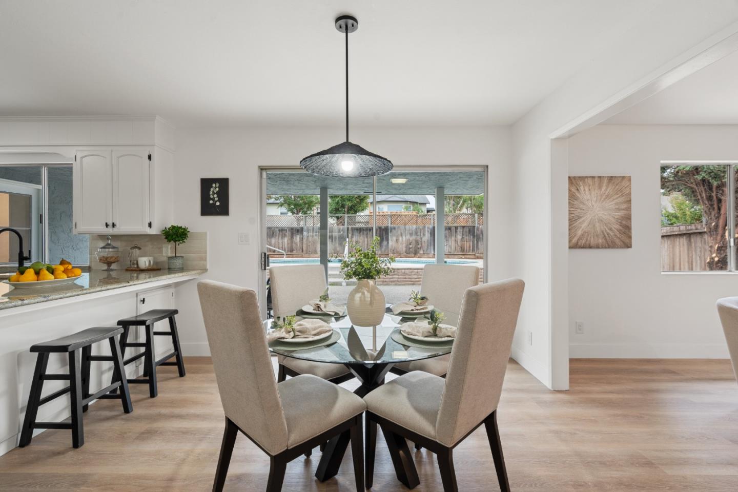 Detail Gallery Image 14 of 32 For 1941 Memorial Dr, Hollister,  CA 95023 - 3 Beds | 2/1 Baths