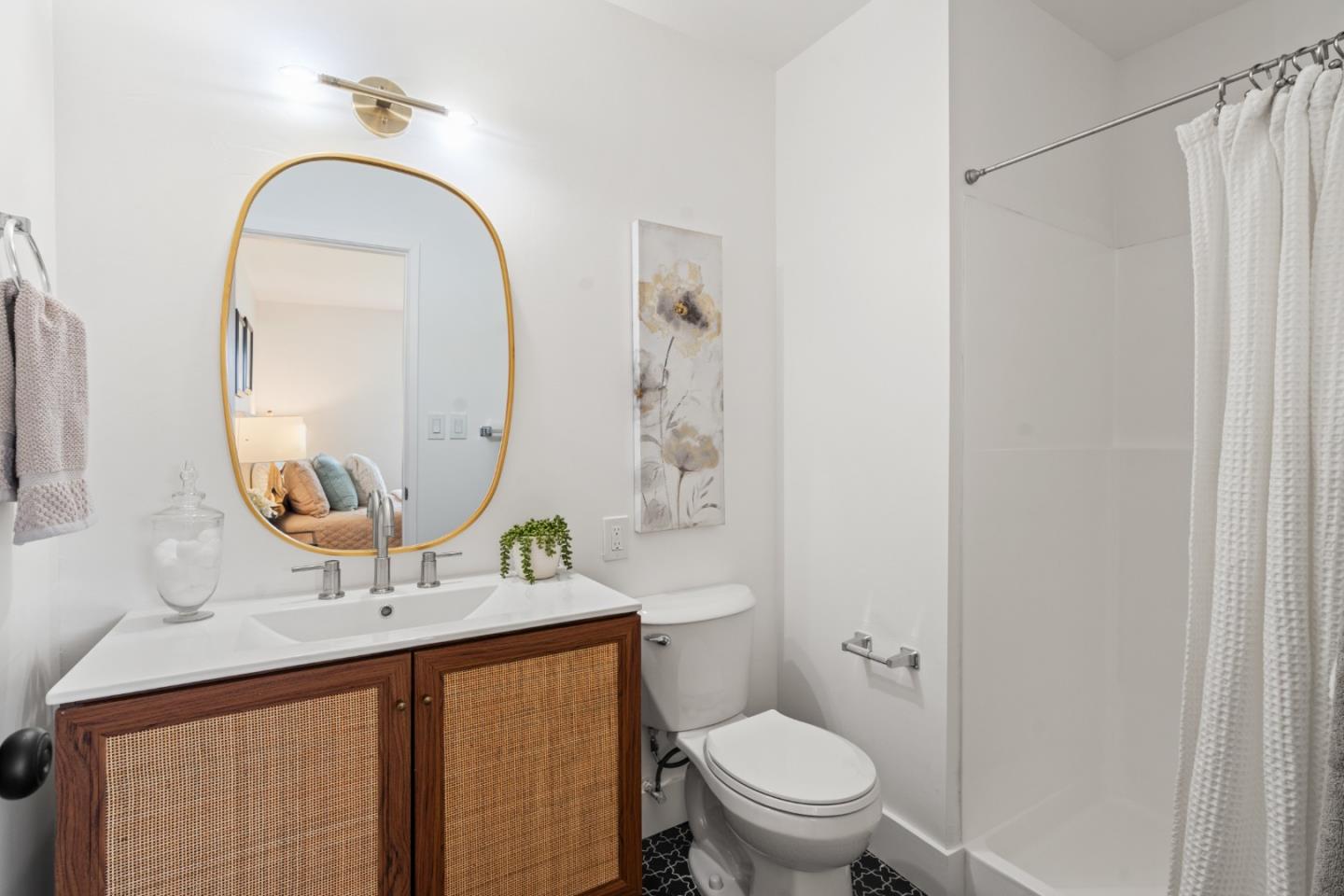 Detail Gallery Image 28 of 32 For 1941 Memorial Dr, Hollister,  CA 95023 - 3 Beds | 2/1 Baths