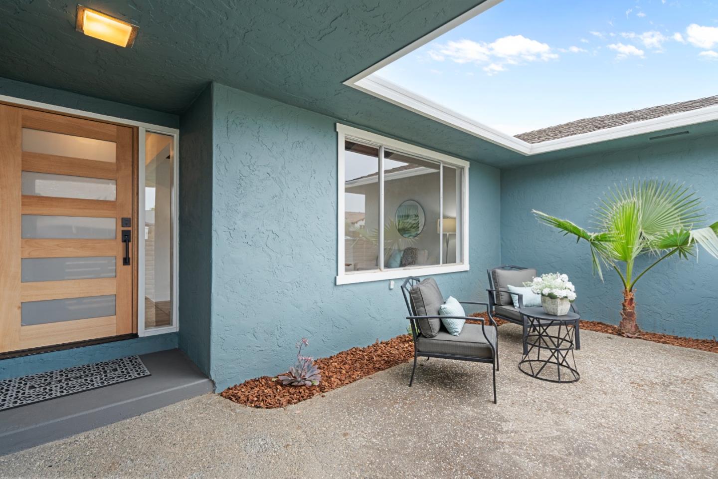 Detail Gallery Image 7 of 32 For 1941 Memorial Dr, Hollister,  CA 95023 - 3 Beds | 2/1 Baths