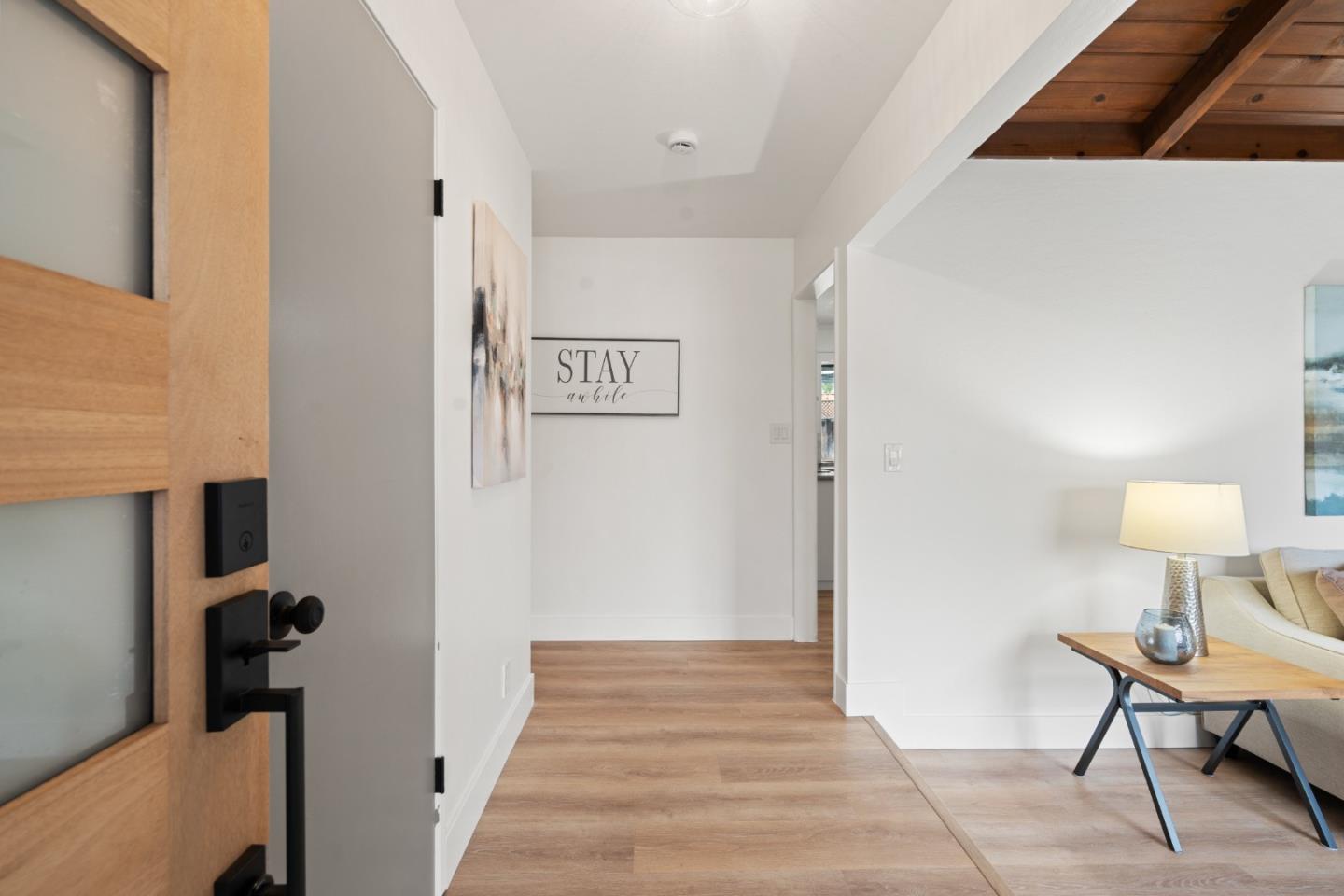 Detail Gallery Image 8 of 32 For 1941 Memorial Dr, Hollister,  CA 95023 - 3 Beds | 2/1 Baths